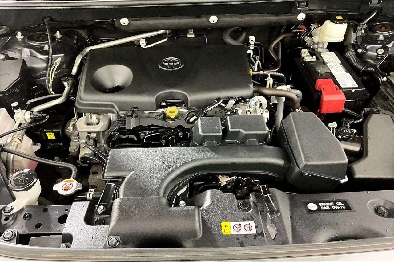 2022 Toyota RAV4 LE FWD Photo