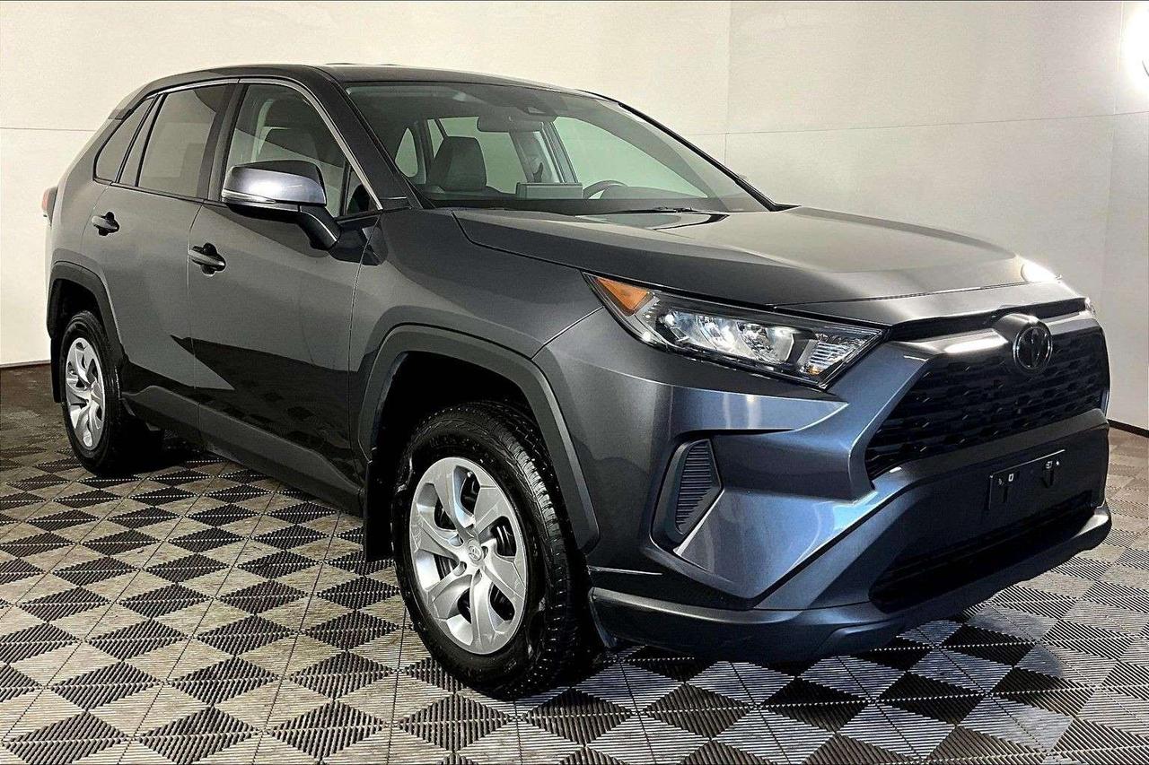 2022 Toyota RAV4 LE FWD Photo