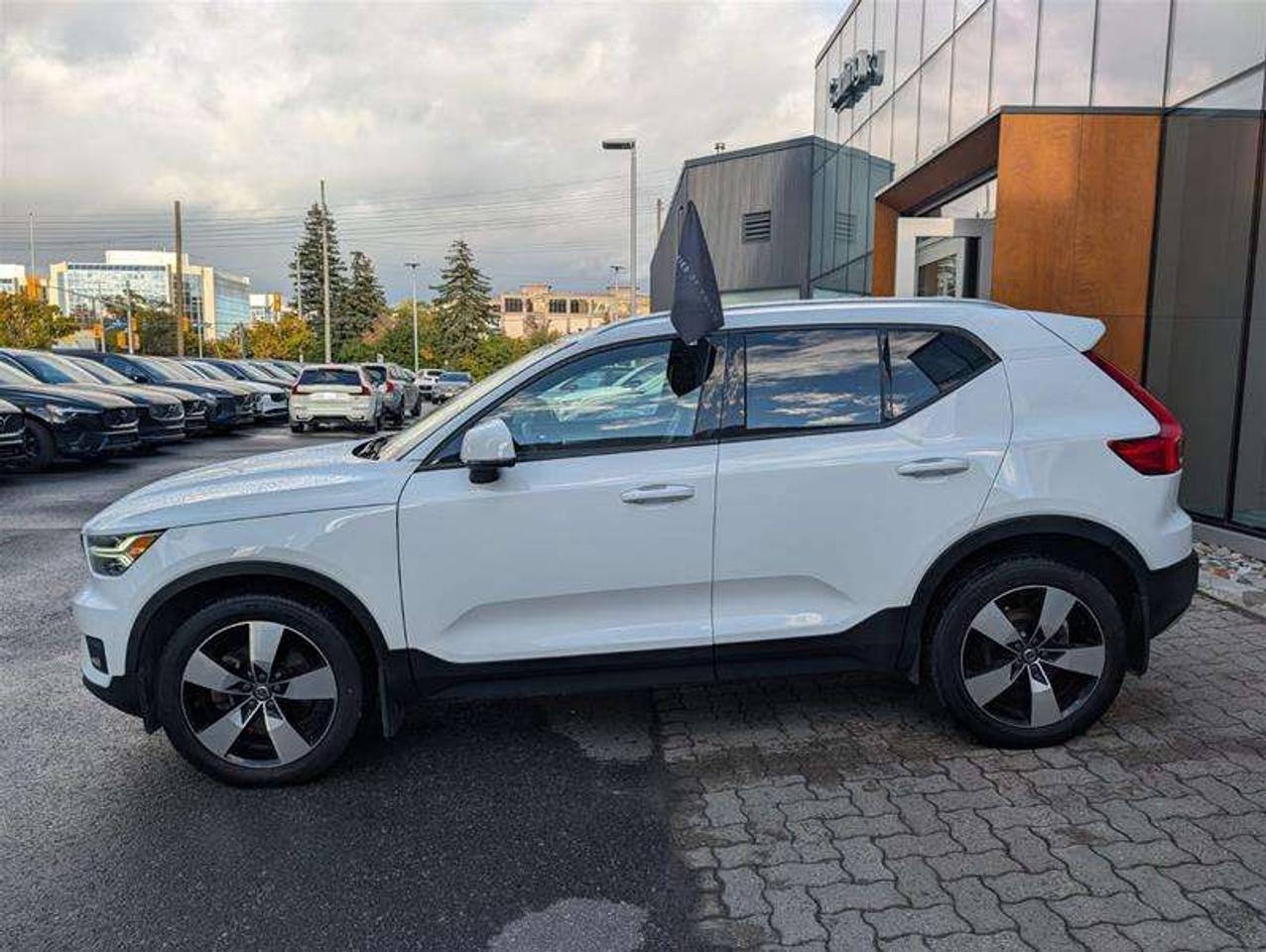 2022 Volvo XC40 T5 Momentum   Premium   Pano   Clean   AWD Photo5