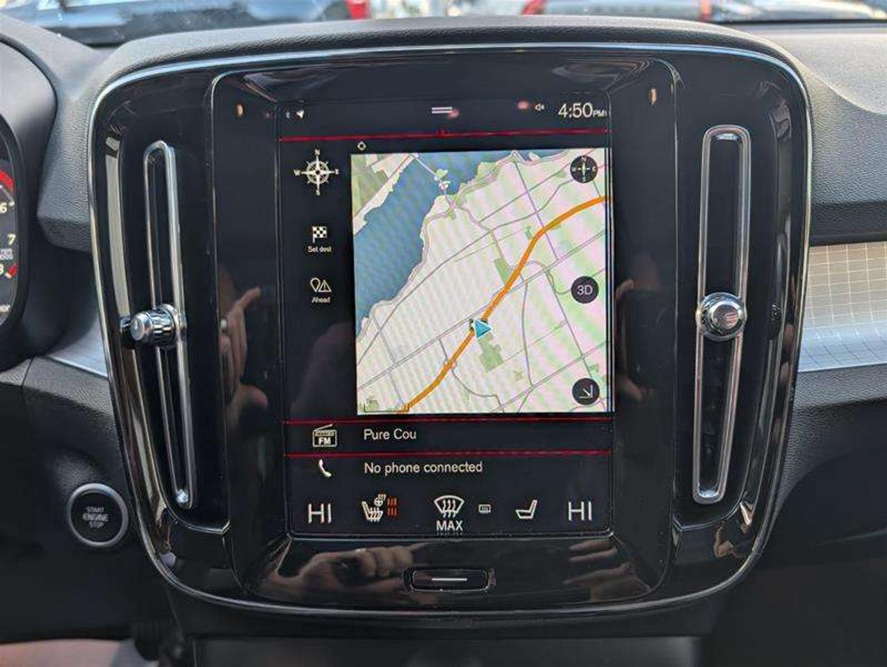 2022 Volvo XC40 T5 Momentum   Premium   Pano   Clean   AWD Photo