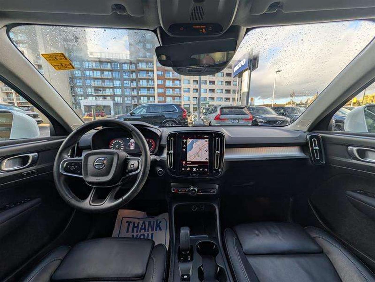 2022 Volvo XC40 T5 Momentum   Premium   Pano   Clean   AWD Photo