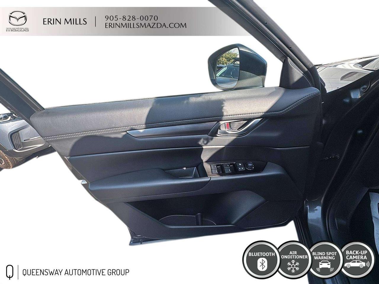 2025 Mazda CX-5 GS AWD // LOW KMS Photo