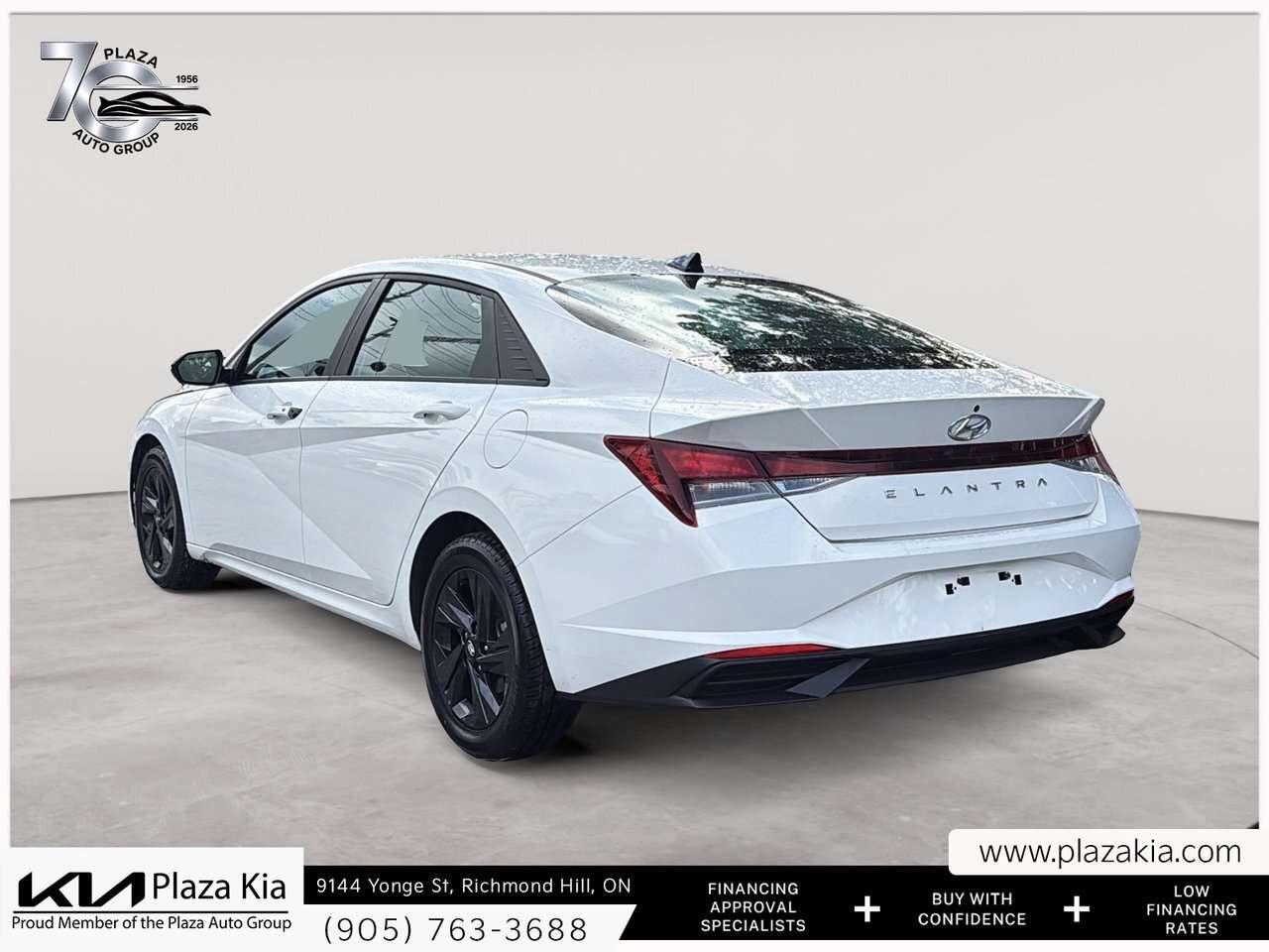 2023 Hyundai Elantra Preferred IVT Photo3