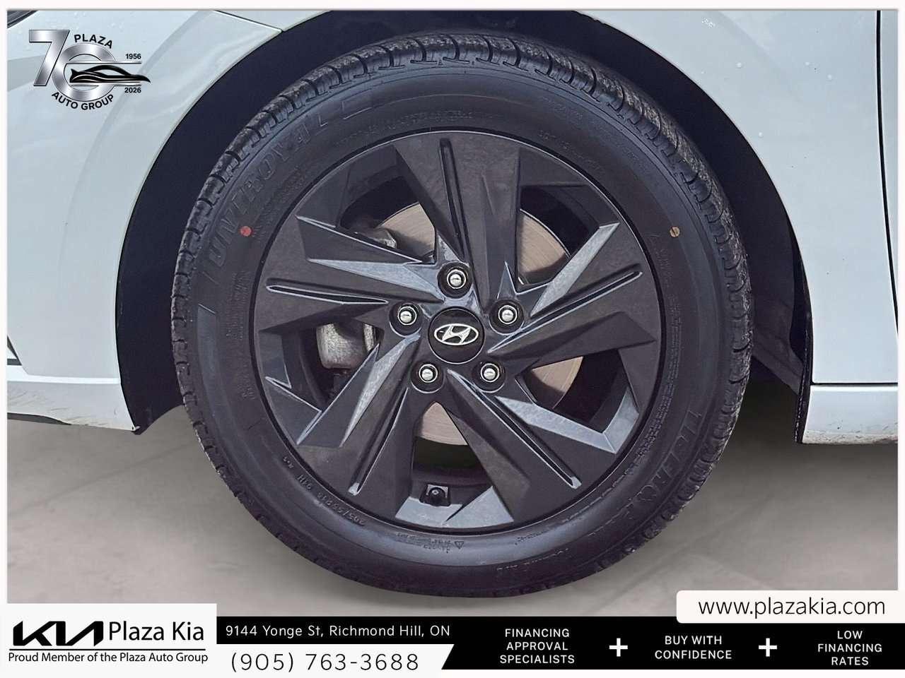 2023 Hyundai Elantra Preferred IVT Photo