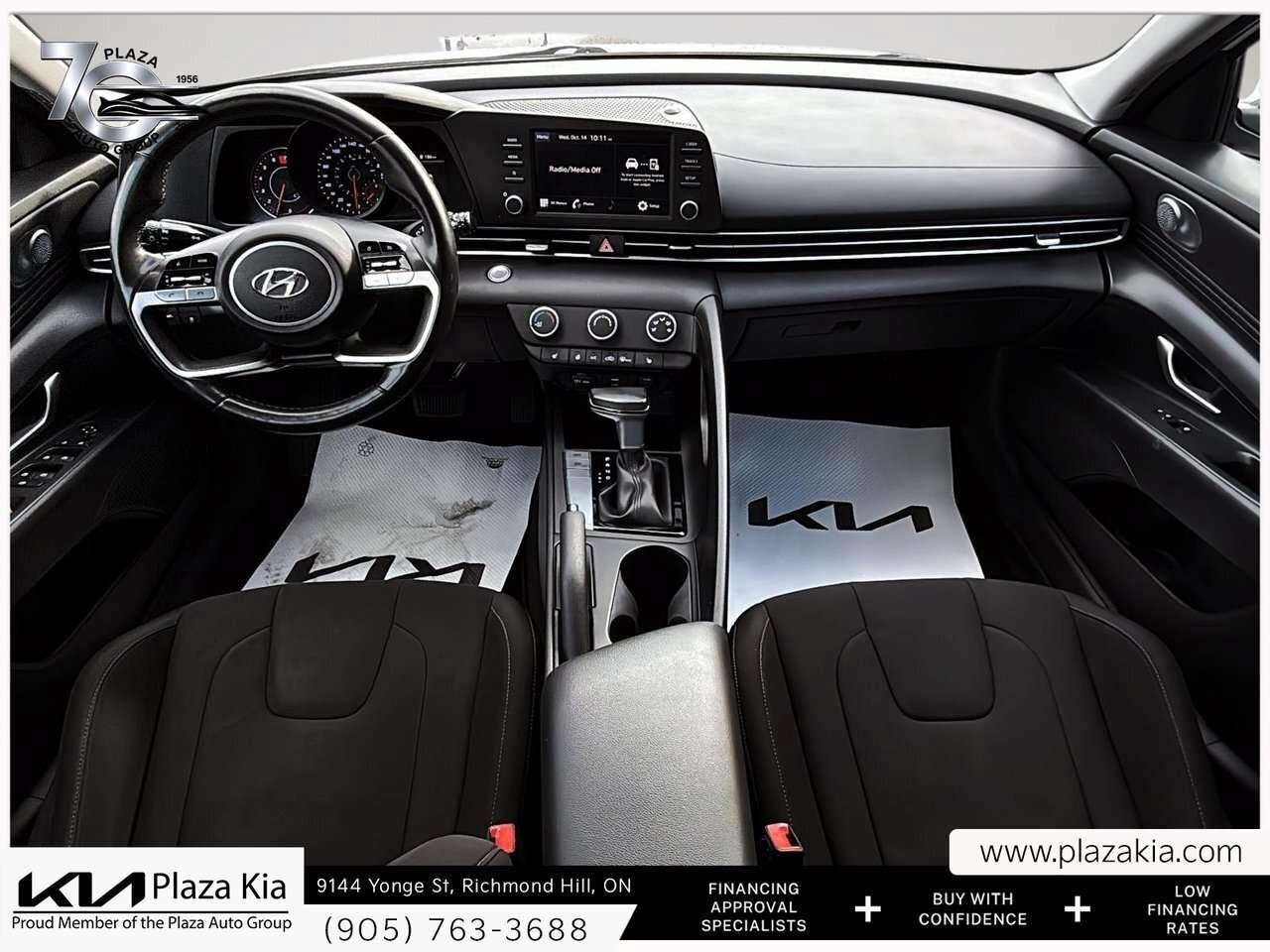 2023 Hyundai Elantra Preferred IVT Photo