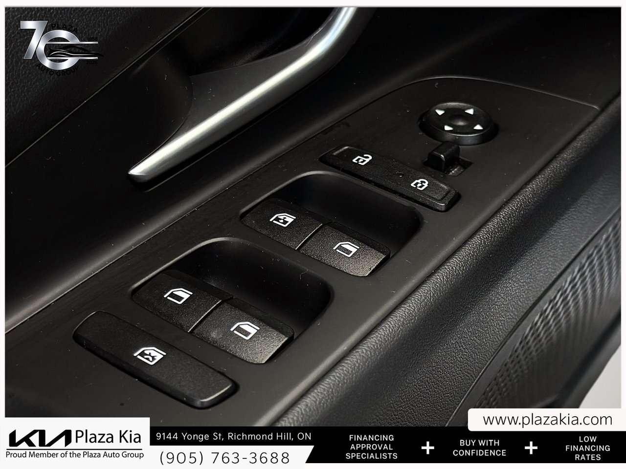 2023 Hyundai Elantra Preferred IVT Photo