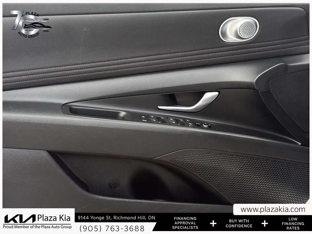 2023 Hyundai Elantra Preferred IVT Photo