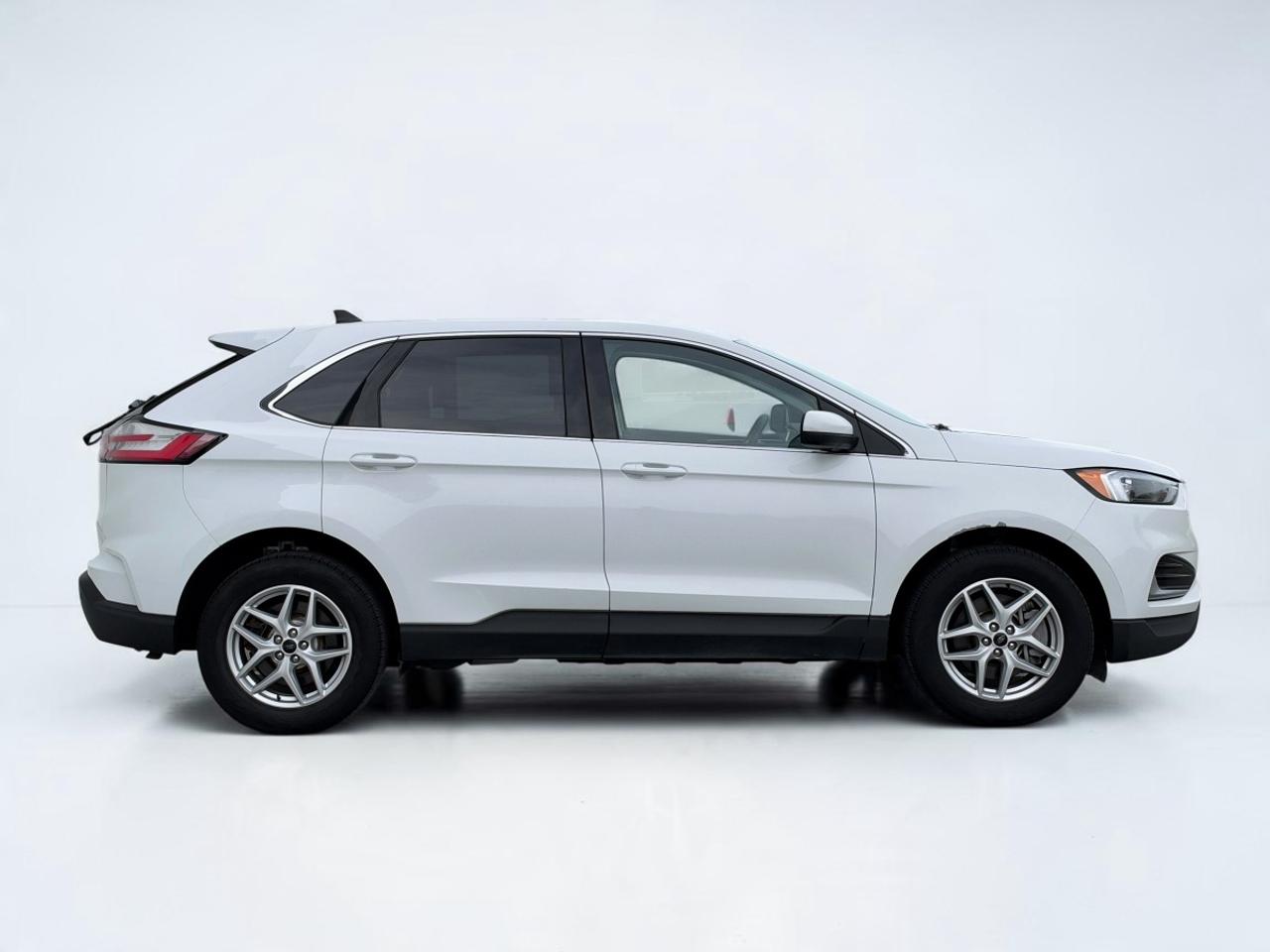2023 Ford Edge SEL Photo