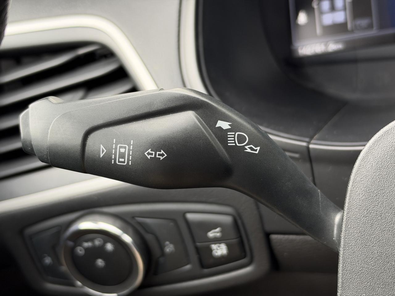 2023 Ford Edge SEL Photo