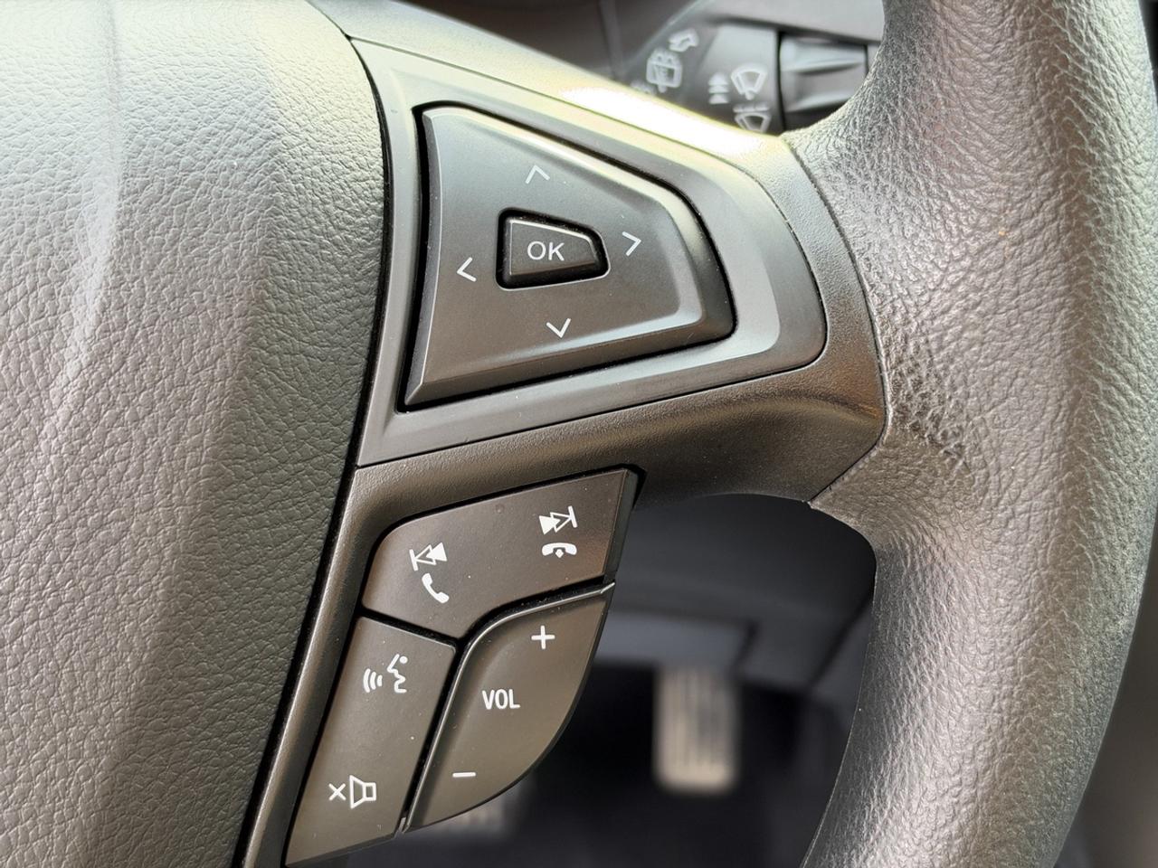 2023 Ford Edge SEL Photo