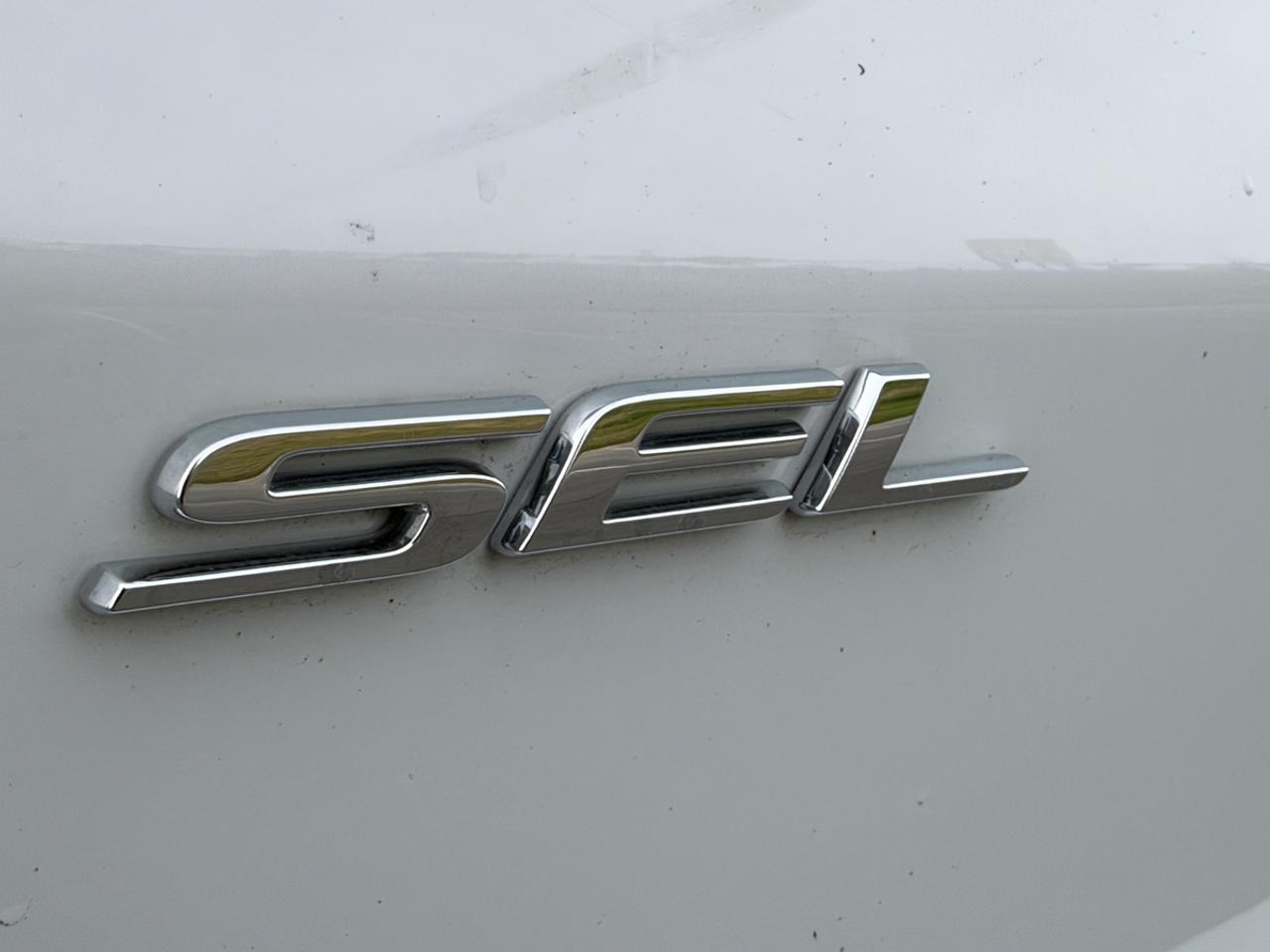 2023 Ford Edge SEL Photo