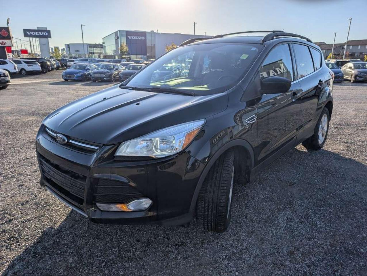 2016 Ford Escape SE   CAMERA   HTD SEATS   BLUETOOTH Photo1