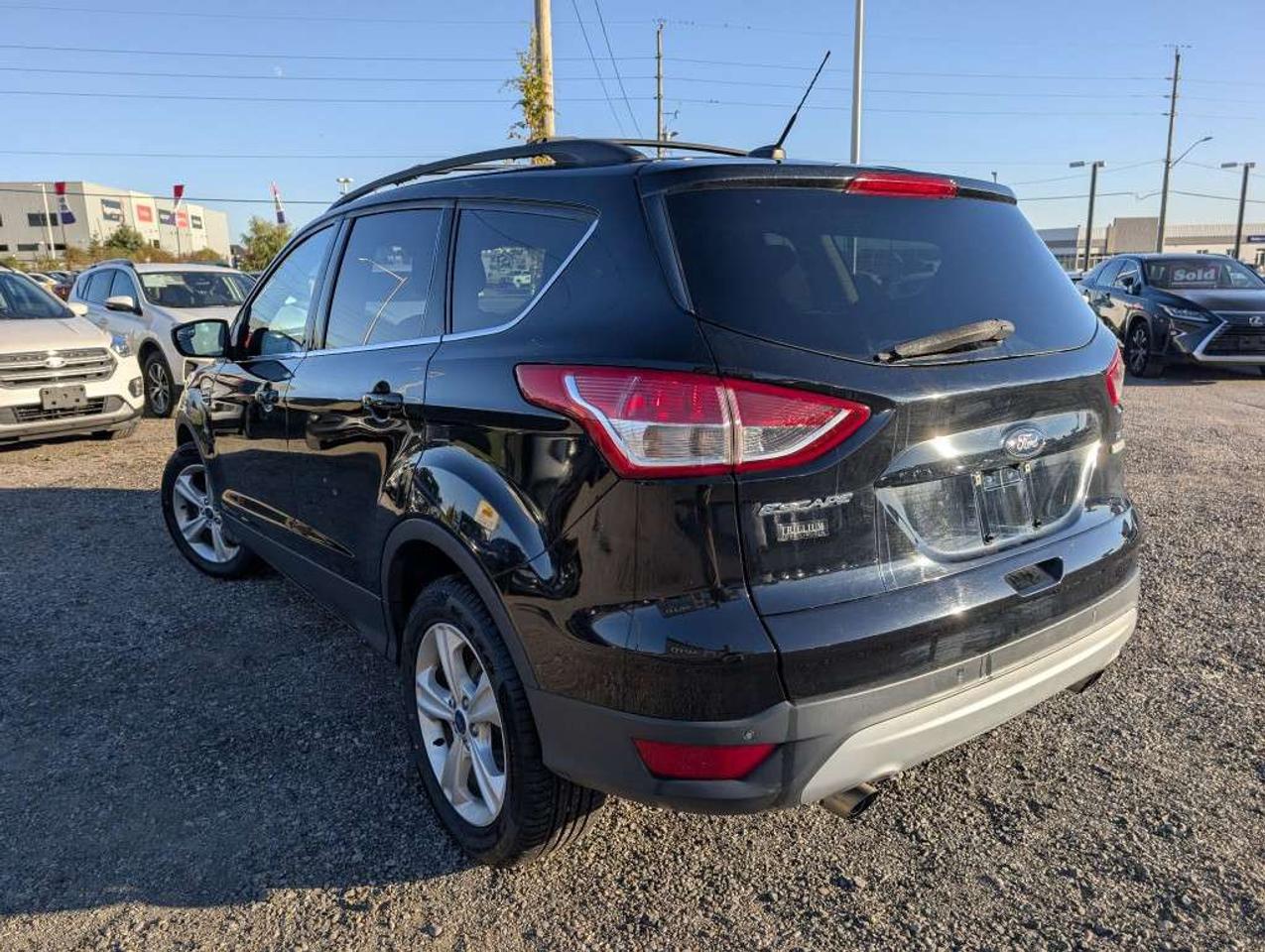 2016 Ford Escape SE   CAMERA   HTD SEATS   BLUETOOTH Photo