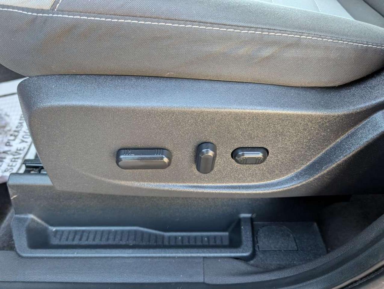 2016 Ford Escape SE   CAMERA   HTD SEATS   BLUETOOTH Photo