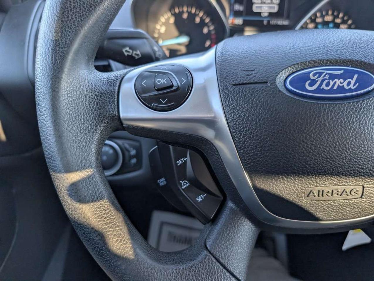 2016 Ford Escape SE   CAMERA   HTD SEATS   BLUETOOTH Photo
