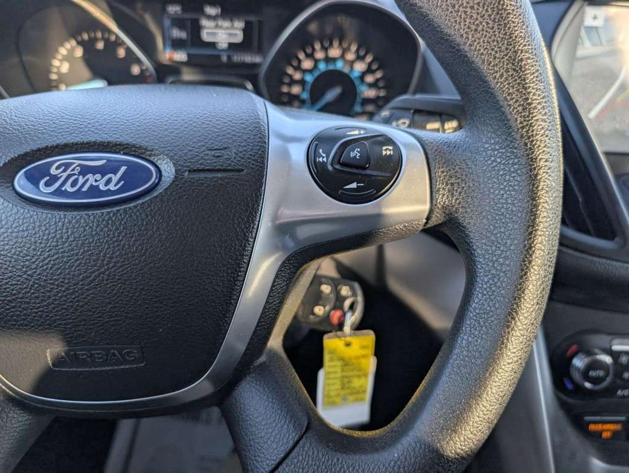 2016 Ford Escape SE   CAMERA   HTD SEATS   BLUETOOTH Photo