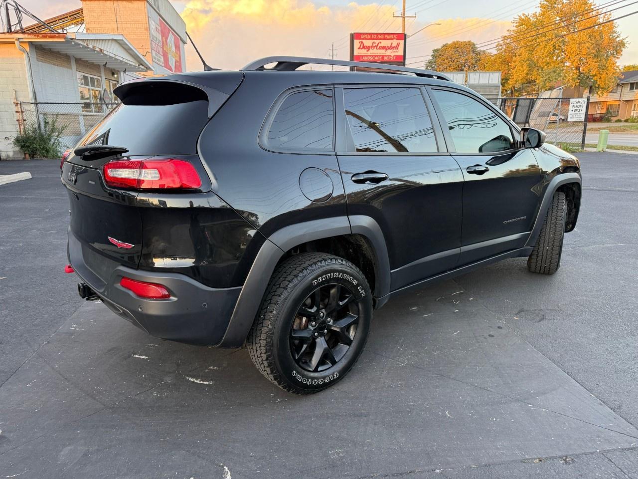 2015 Jeep Cherokee 4WD 4dr Trailhawk Photo