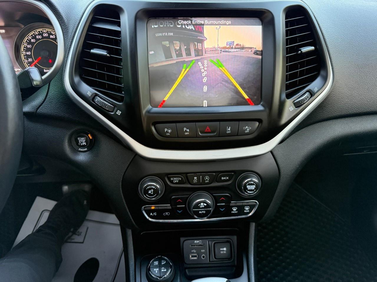 2015 Jeep Cherokee 4WD 4dr Trailhawk Photo