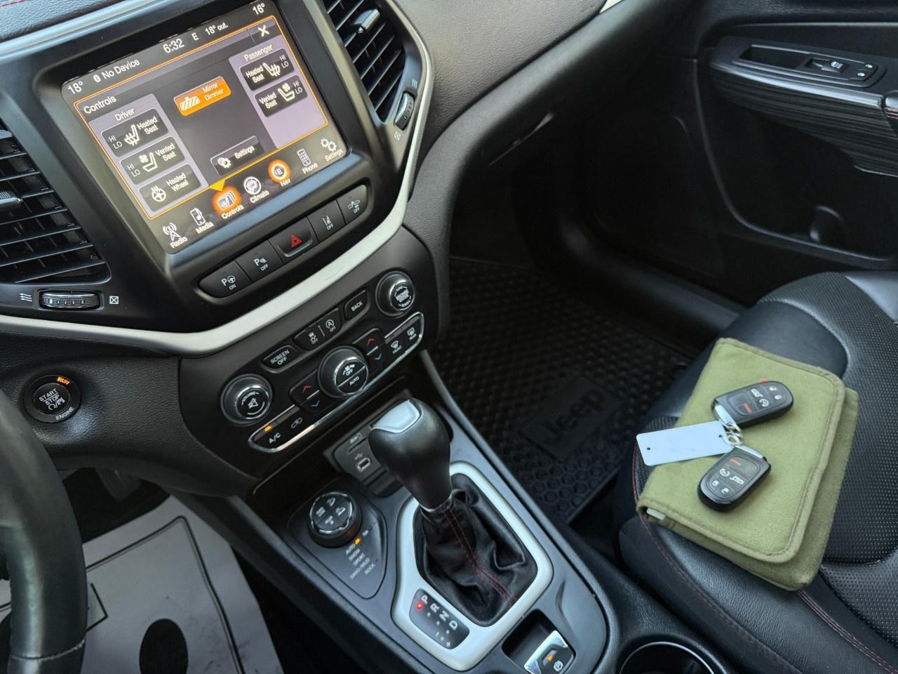 2015 Jeep Cherokee 4WD 4dr Trailhawk Photo