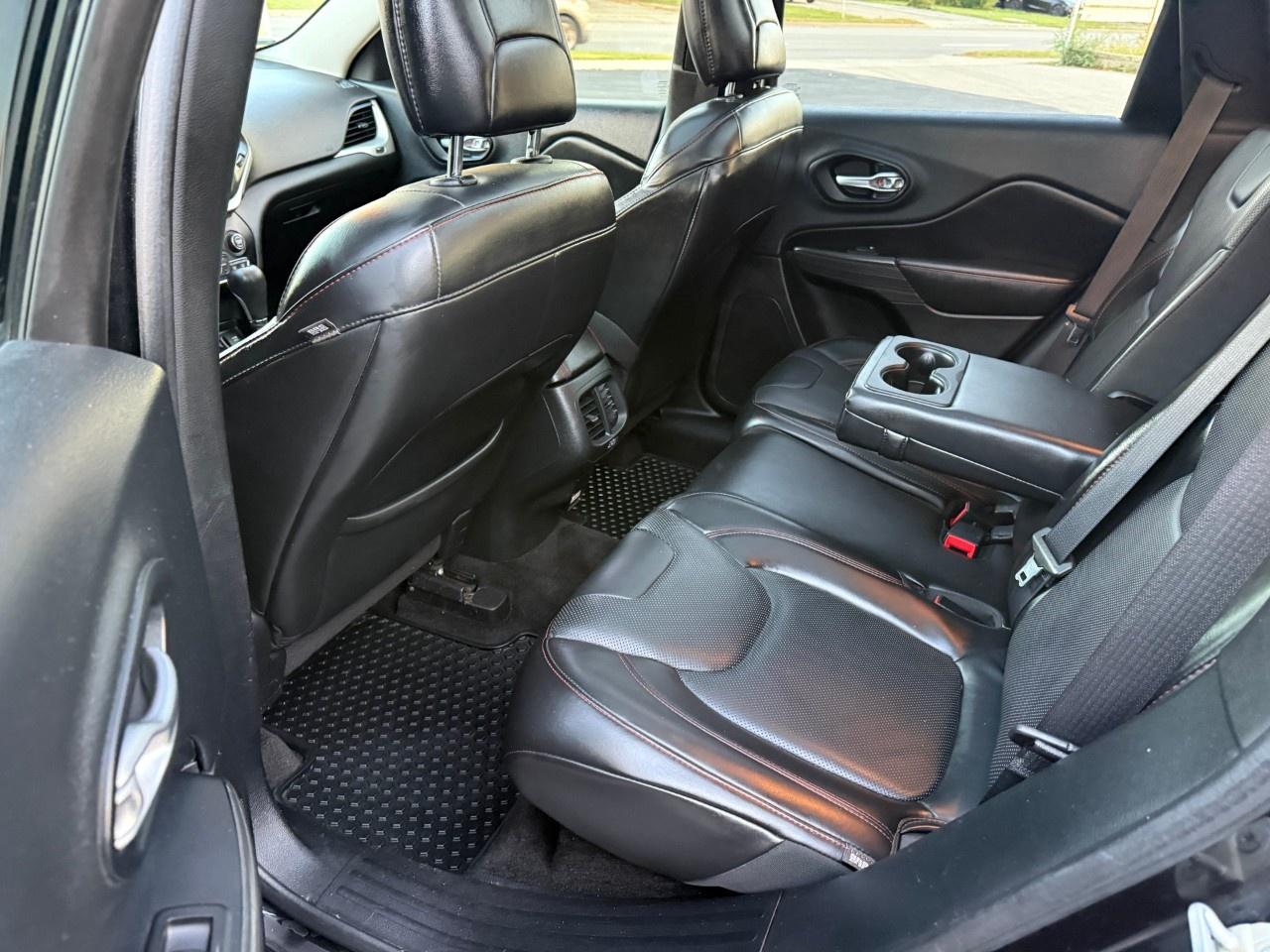 2015 Jeep Cherokee 4WD 4dr Trailhawk Photo