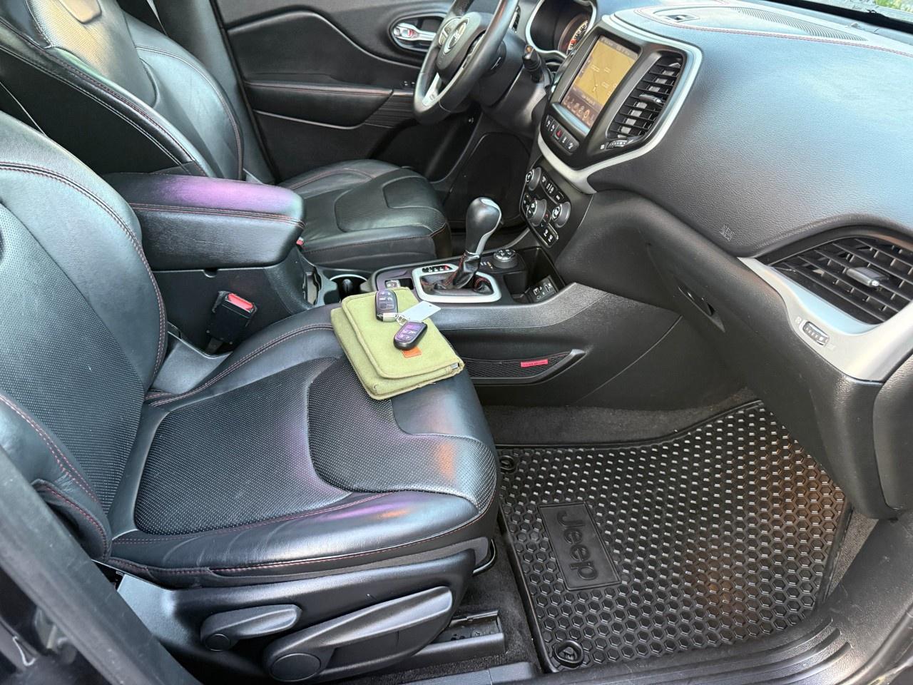 2015 Jeep Cherokee 4WD 4dr Trailhawk Photo