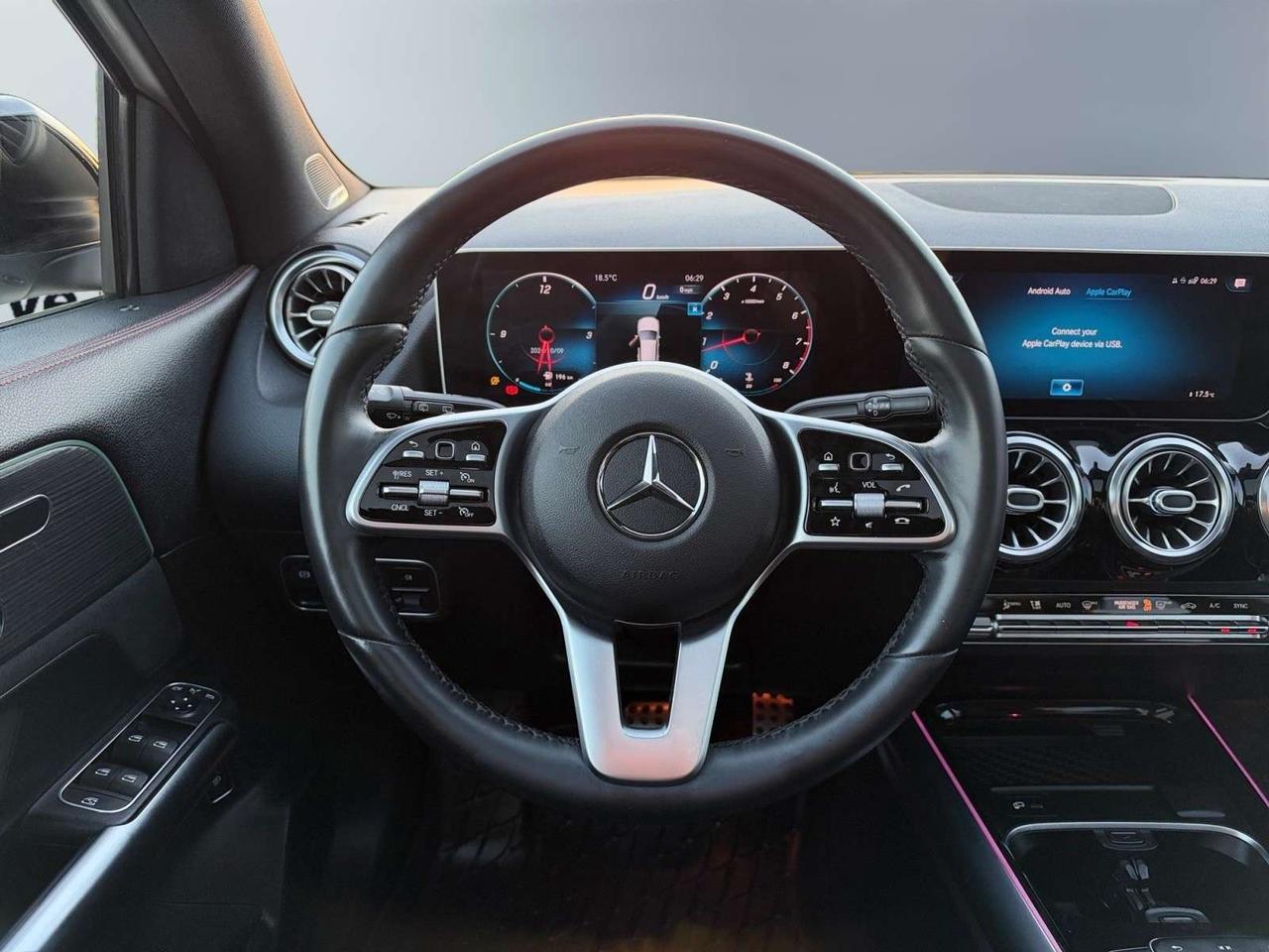 2021 Mercedes-Benz GLA GLA 250 4MATIC AMG NIGHT PKG * 1 OWNER / LOW KM / PANORAMIC ROOF Photo