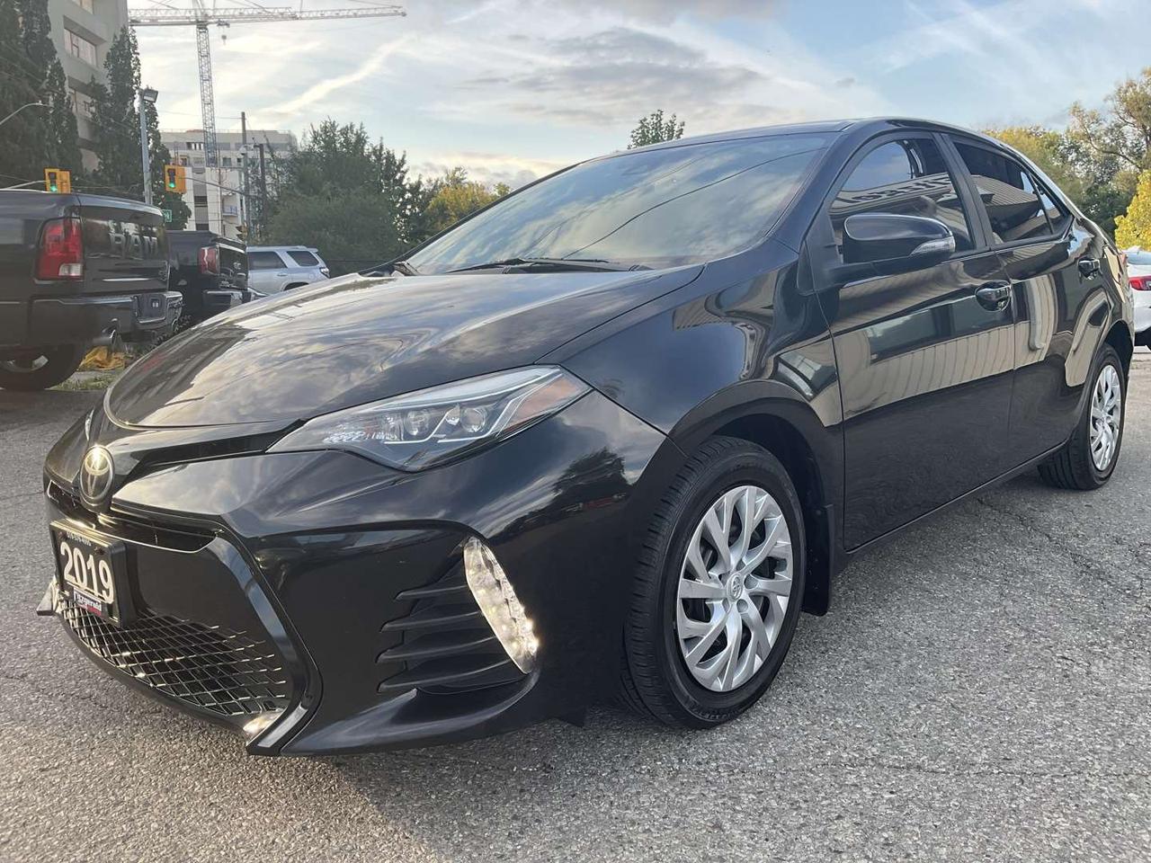 2019 Toyota Corolla SE - BACK-UP CAM! SAFETY SENSE! HEATED SEATS! Photo