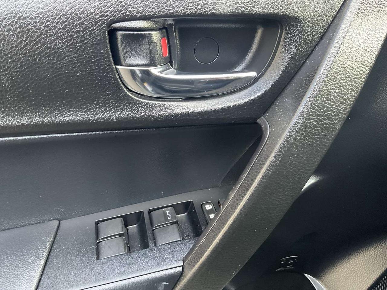 2019 Toyota Corolla SE - BACK-UP CAM! SAFETY SENSE! HEATED SEATS! Photo