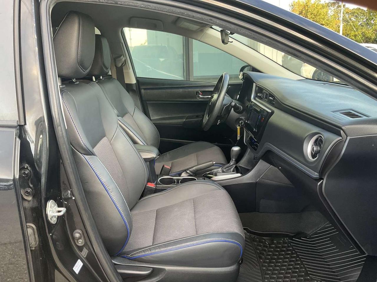 2019 Toyota Corolla SE - BACK-UP CAM! SAFETY SENSE! HEATED SEATS! Photo