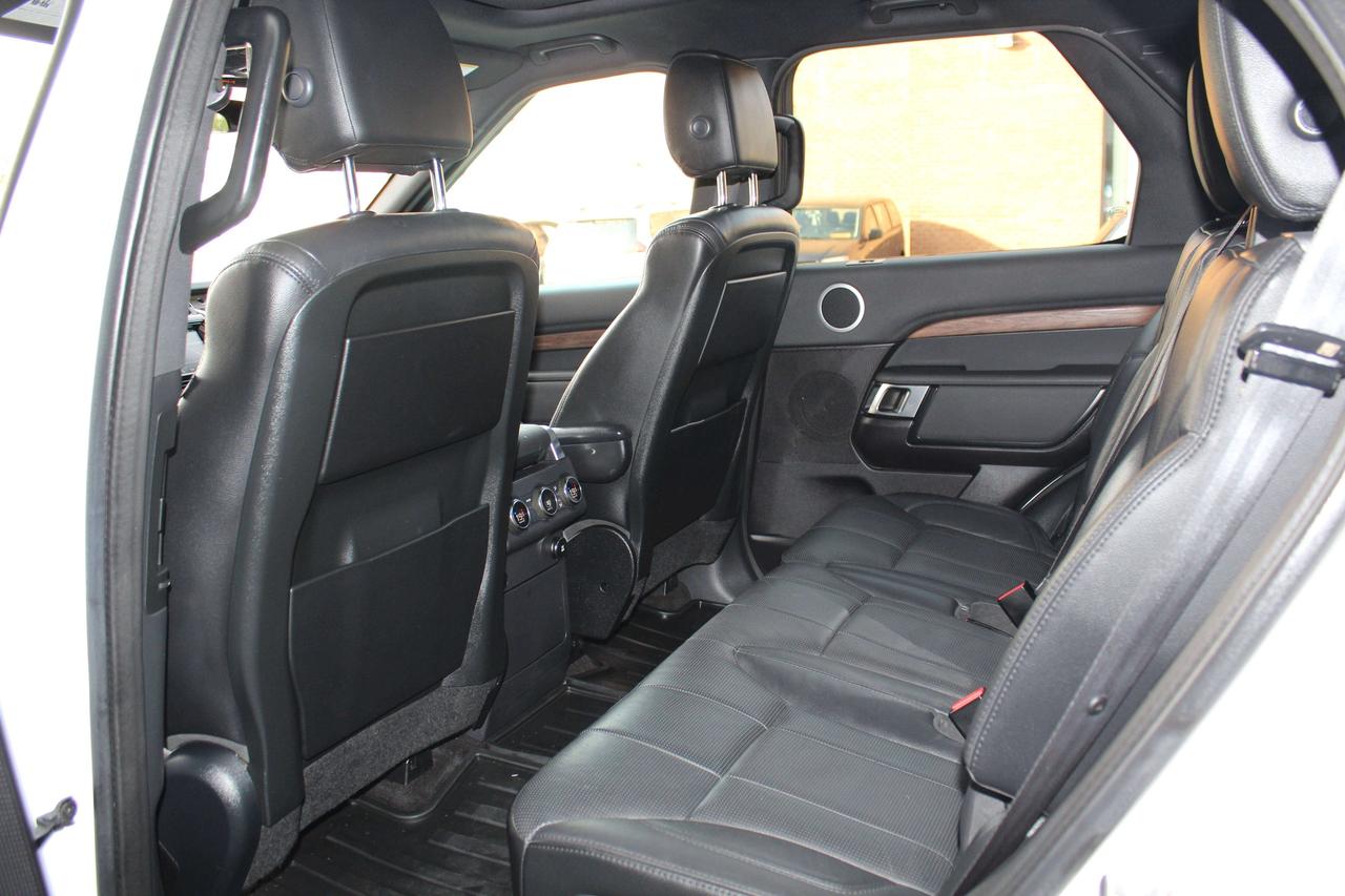 2018 Land Rover Discovery HSE - 7 PASSENGERS - 3.0L DIESEL Photo