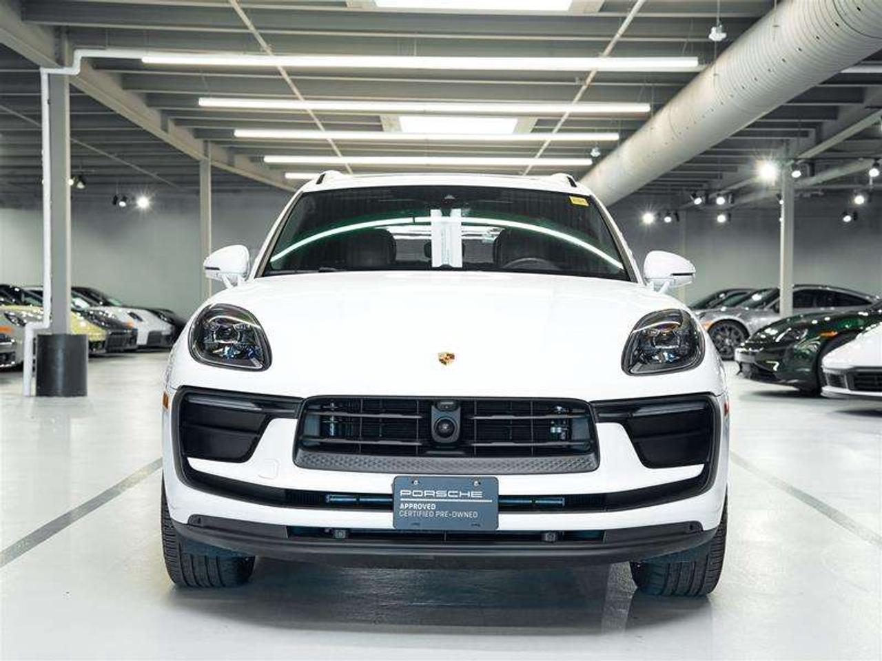 2024 Porsche Macan AWD Photo5