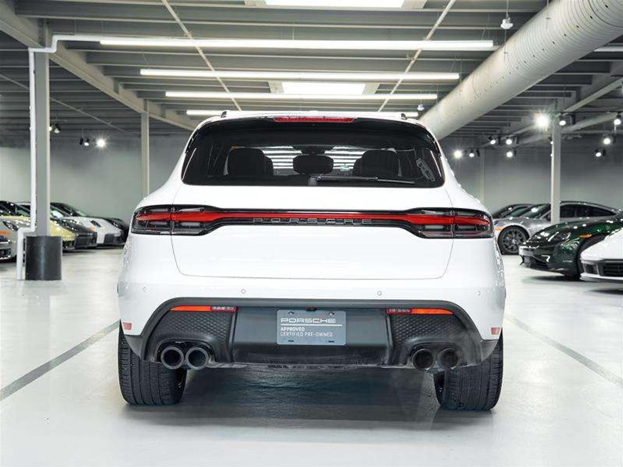 2024 Porsche Macan AWD Photo
