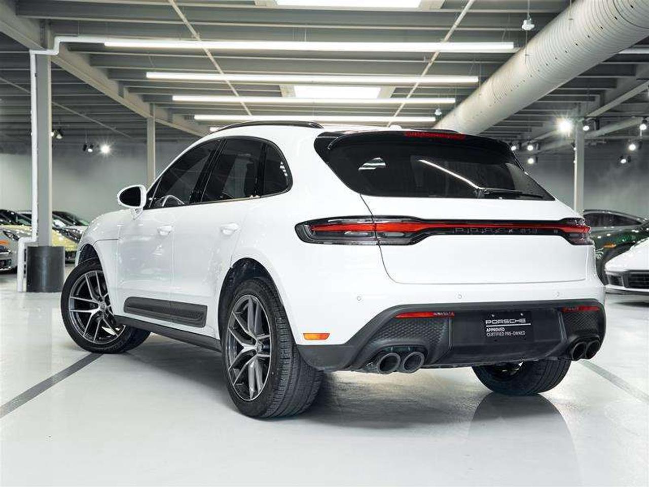 2024 Porsche Macan AWD Photo