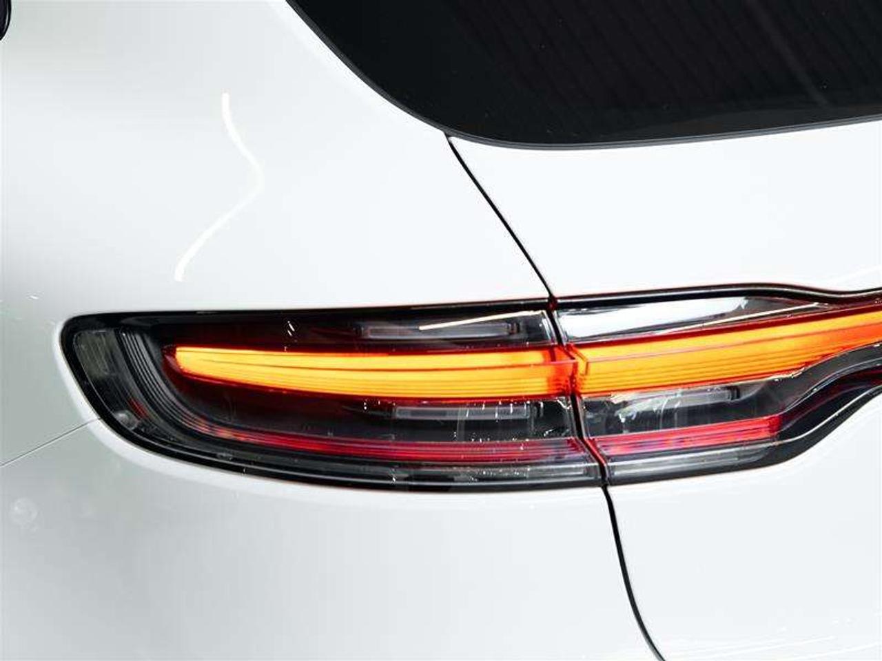 2024 Porsche Macan AWD Photo
