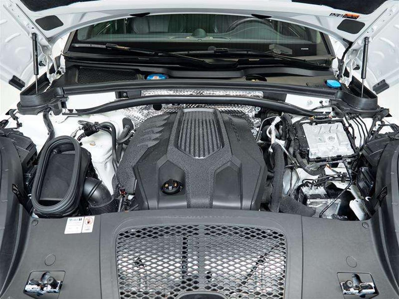 2024 Porsche Macan AWD Photo