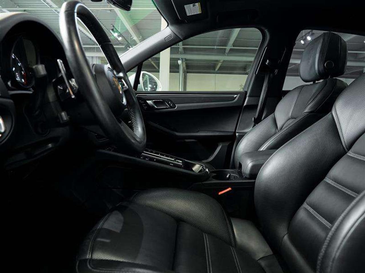 2024 Porsche Macan AWD Photo
