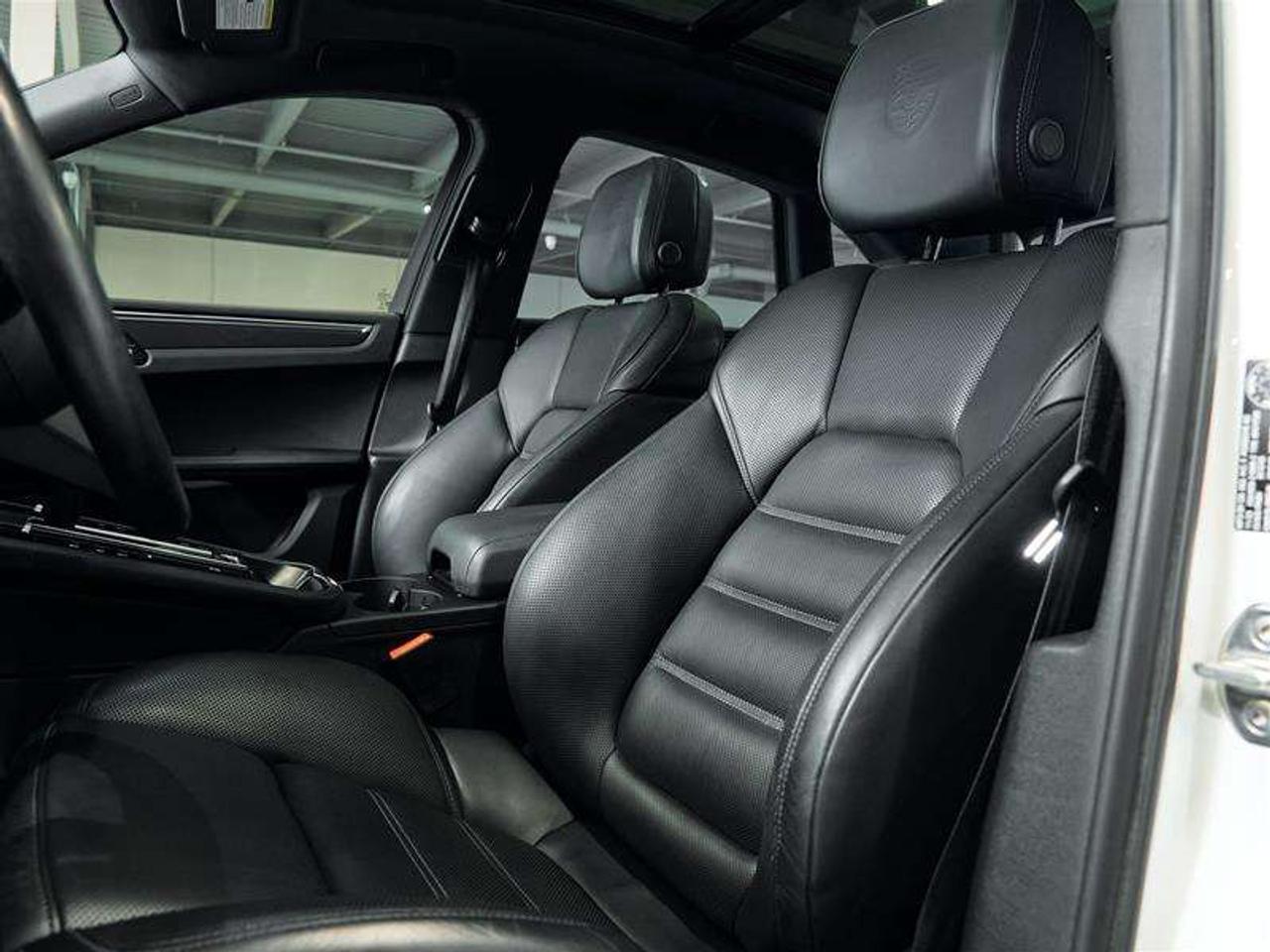 2024 Porsche Macan AWD Photo