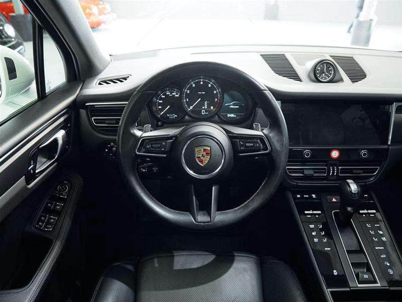 2024 Porsche Macan AWD Photo