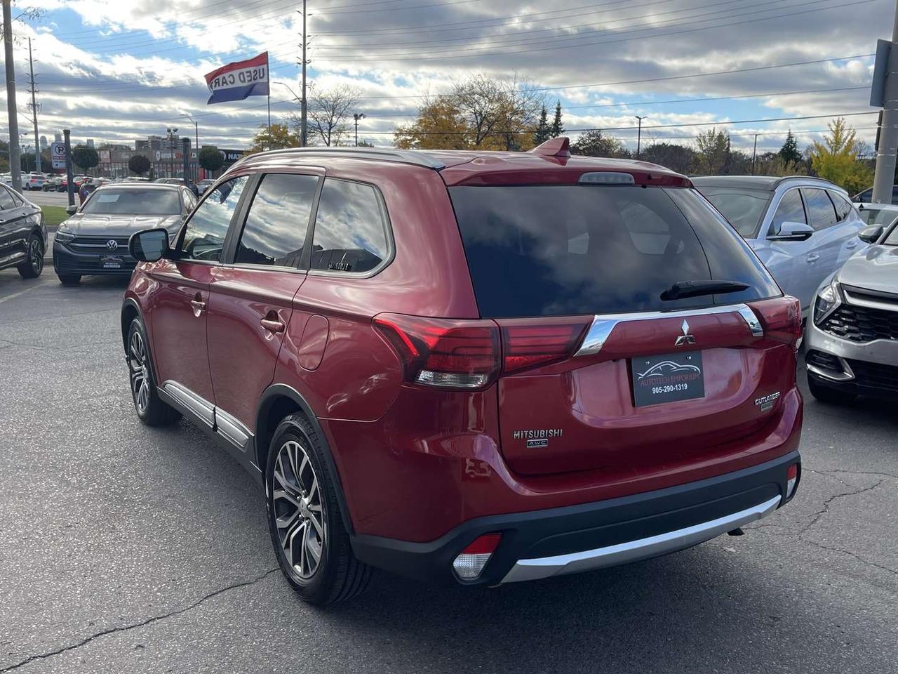 2017 Mitsubishi Outlander ES AWC   7 PASS   Htd Seats   Sunroof   Dual Climate Photo