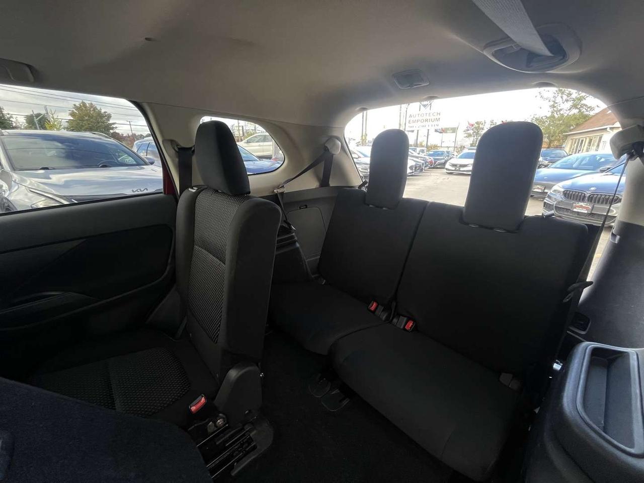 2017 Mitsubishi Outlander ES AWC   7 PASS   Htd Seats   Sunroof   Dual Climate Photo