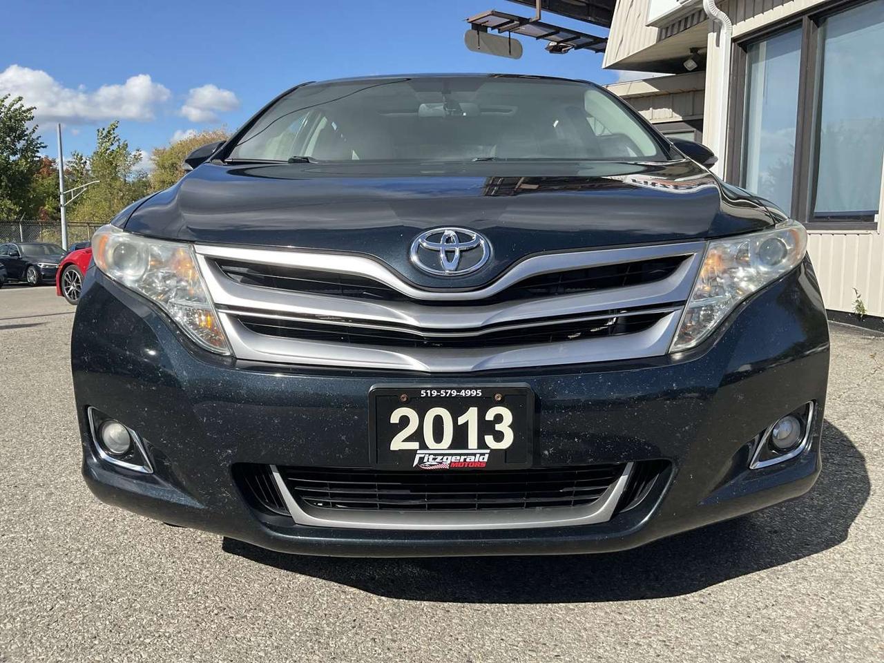 2013 Toyota Venza LE Premium Pkg - LEATHER! BACK-UP CAM! DUAL ROOF! BLUETOOTH! Photo