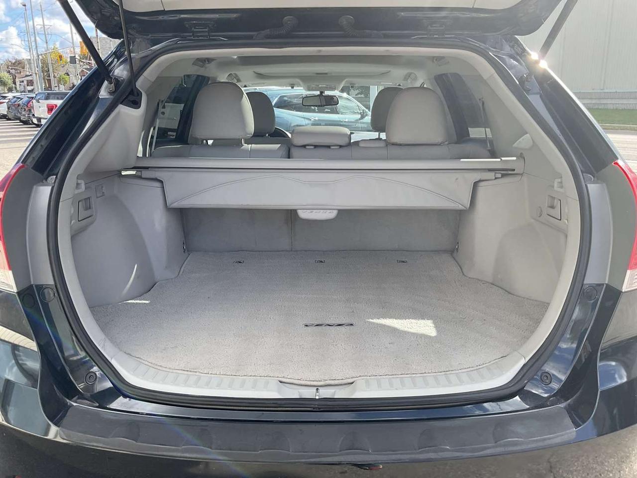 2013 Toyota Venza LE Premium Pkg - LEATHER! BACK-UP CAM! DUAL ROOF! BLUETOOTH! Photo