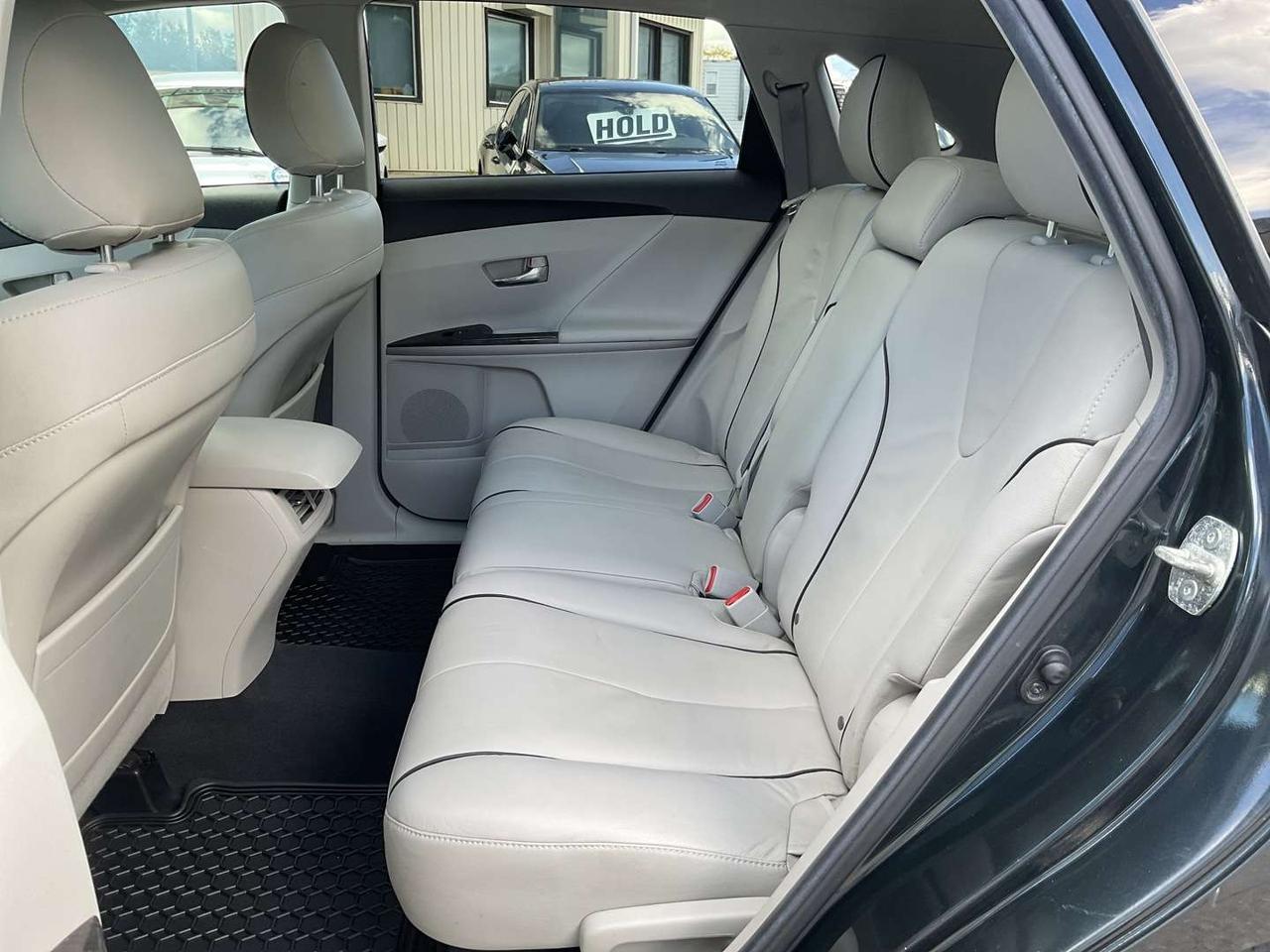 2013 Toyota Venza LE Premium Pkg - LEATHER! BACK-UP CAM! DUAL ROOF! BLUETOOTH! Photo