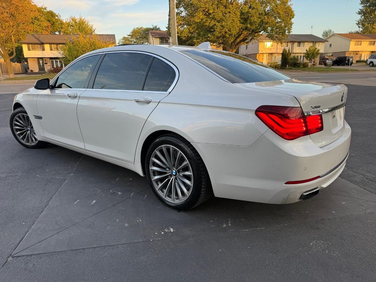 2014 BMW 7 Series 4dr Sdn 750Li xDrive AWD Photo