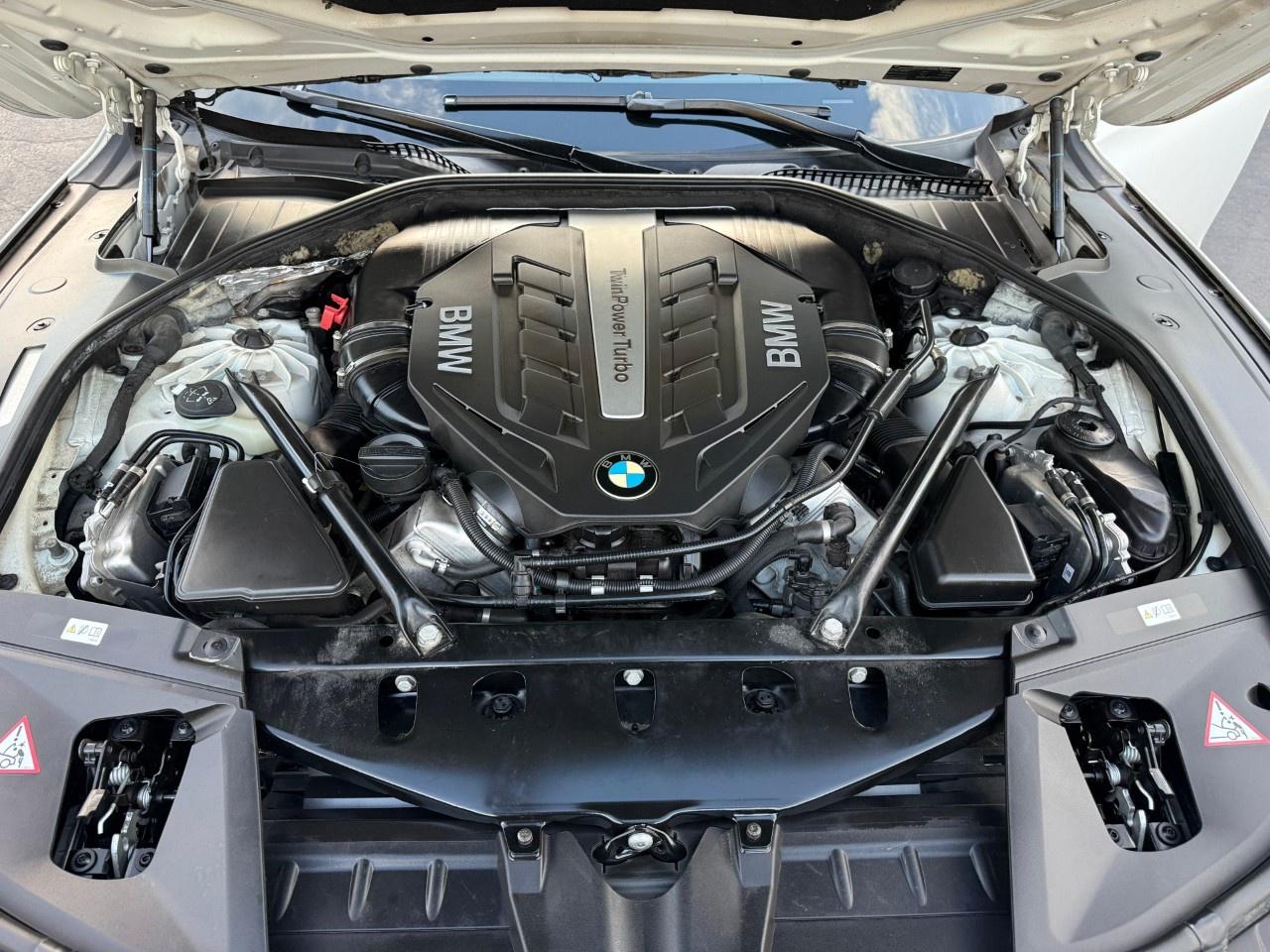 2014 BMW 7 Series 4dr Sdn 750Li xDrive AWD Photo
