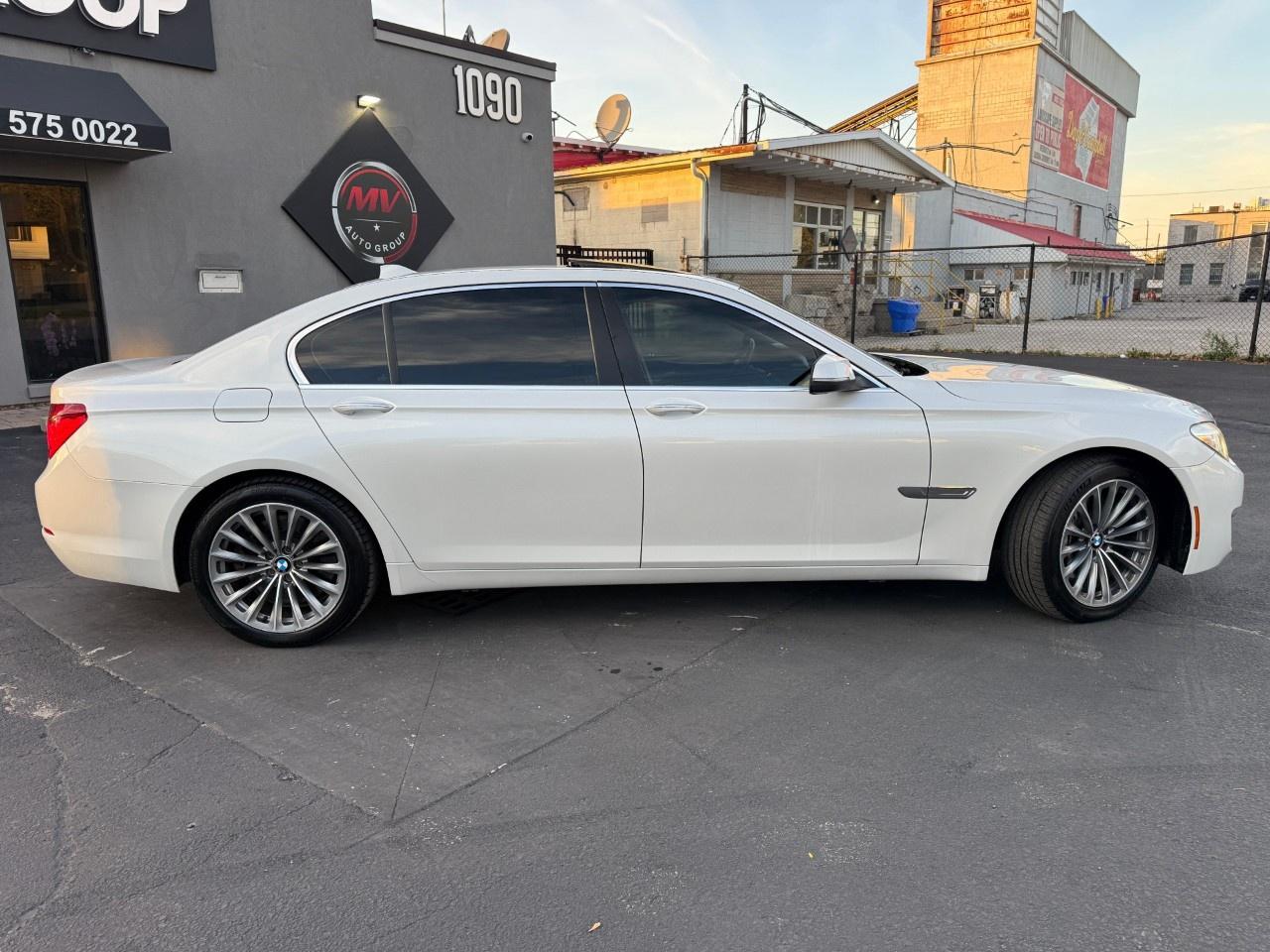 2014 BMW 7 Series 4dr Sdn 750Li xDrive AWD Photo