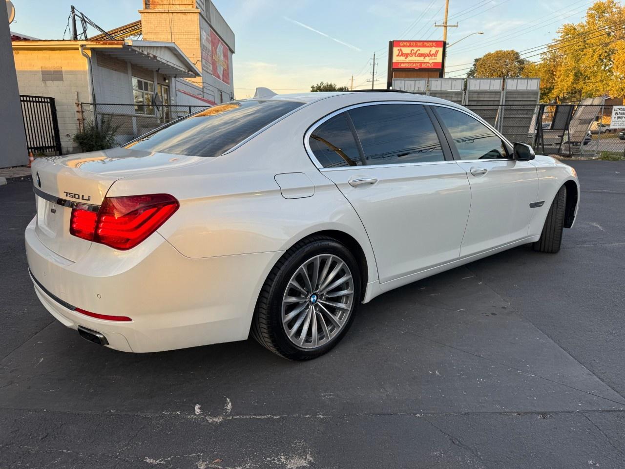 2014 BMW 7 Series 4dr Sdn 750Li xDrive AWD Photo