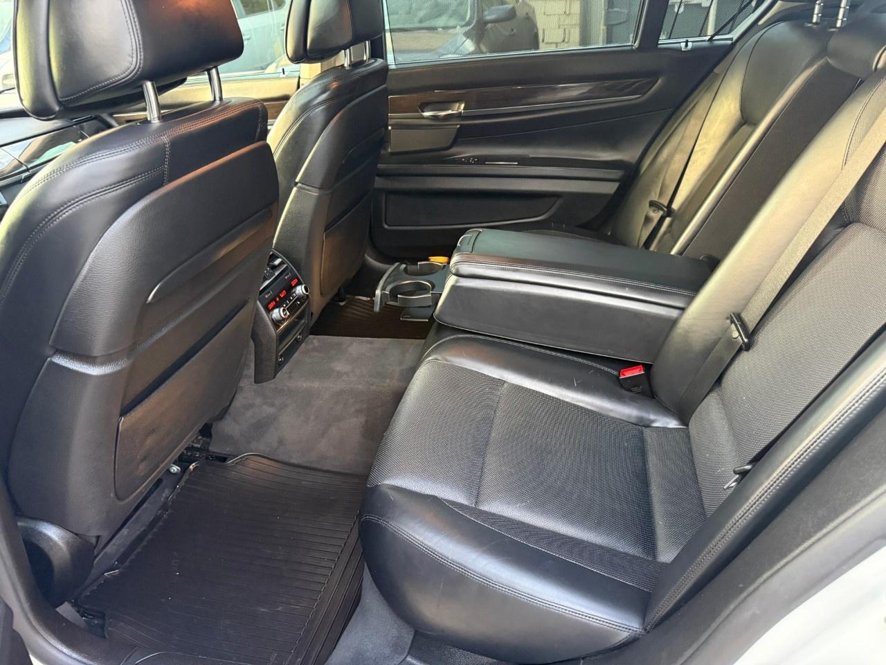 2014 BMW 7 Series 4dr Sdn 750Li xDrive AWD Photo