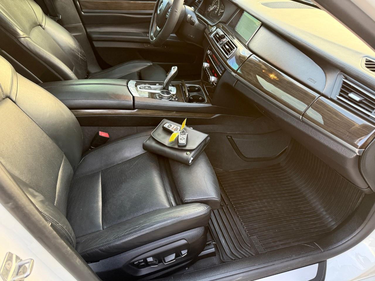 2014 BMW 7 Series 4dr Sdn 750Li xDrive AWD Photo