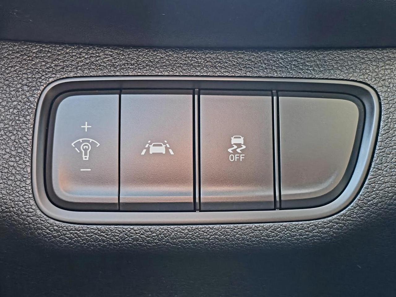 2020 Hyundai Santa Fe 2.4L Essential TA avec ensemble sécurité Photo